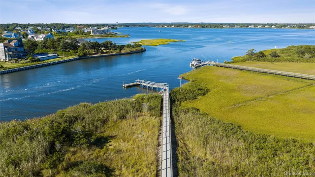 a view of house with garden