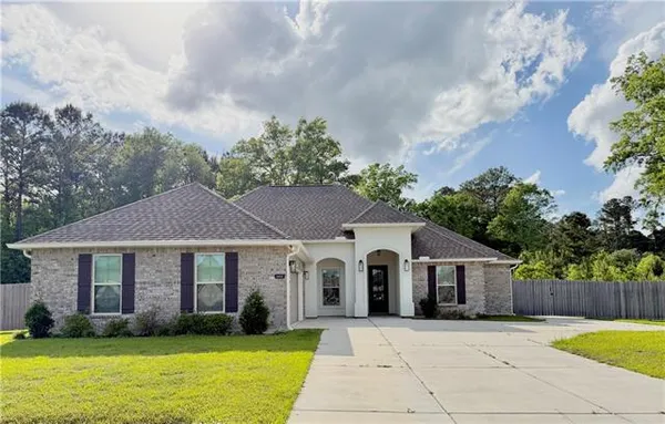 $2,500 | 26122 Trinity Lane, Ponchatoula, LA 70454