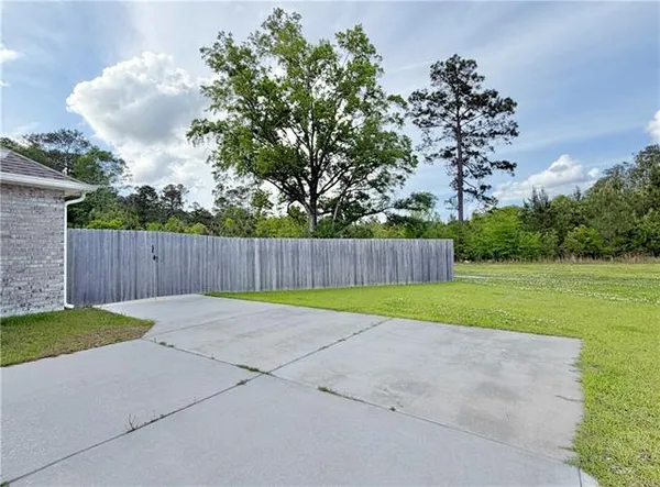 $2,500 | 26122 Trinity Lane, Ponchatoula, LA 70454