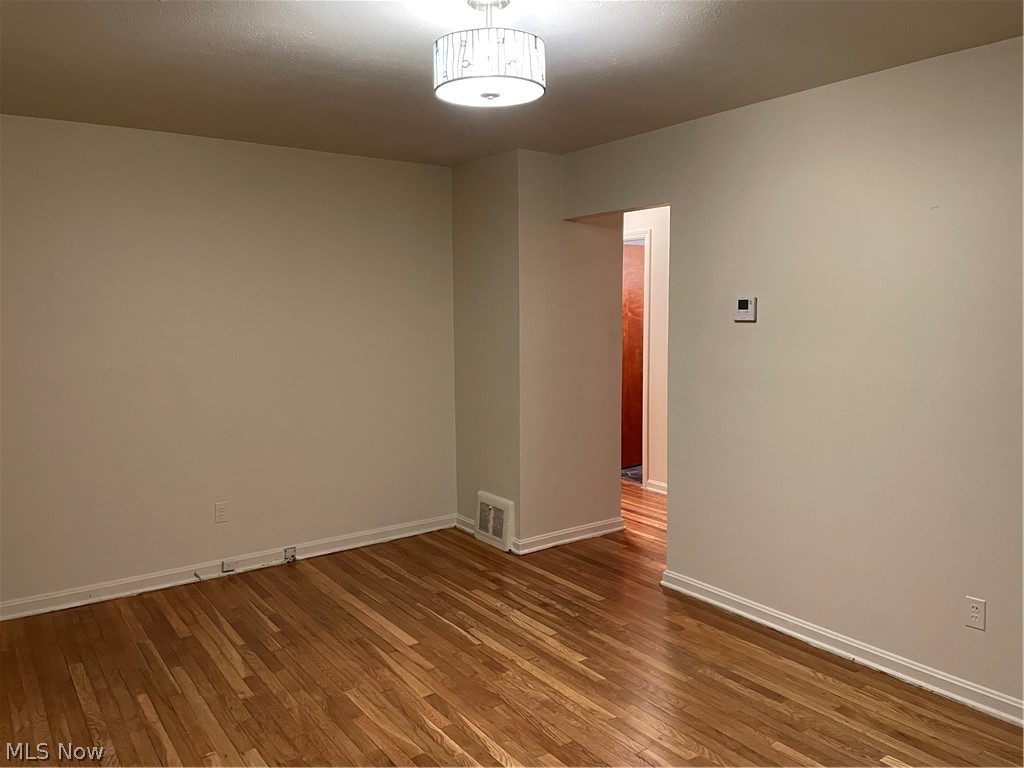 18508 Homeway Road Cleveland, OH 44135 - Photo 4 of 34 Gallery Image 4
