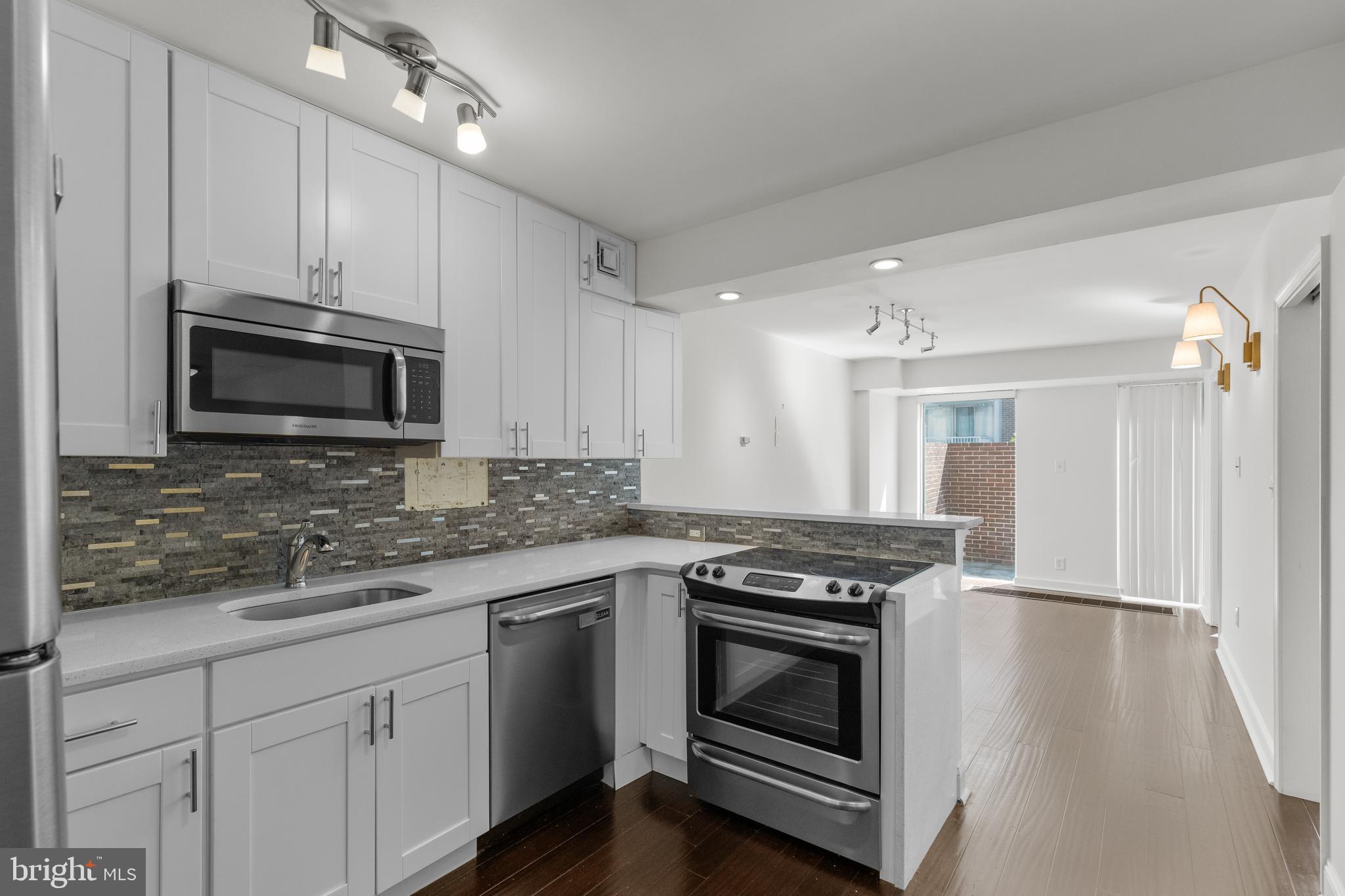 520 N Street Southwest, Unit S025 Washington, DC 20024 - Photo 5 of 32