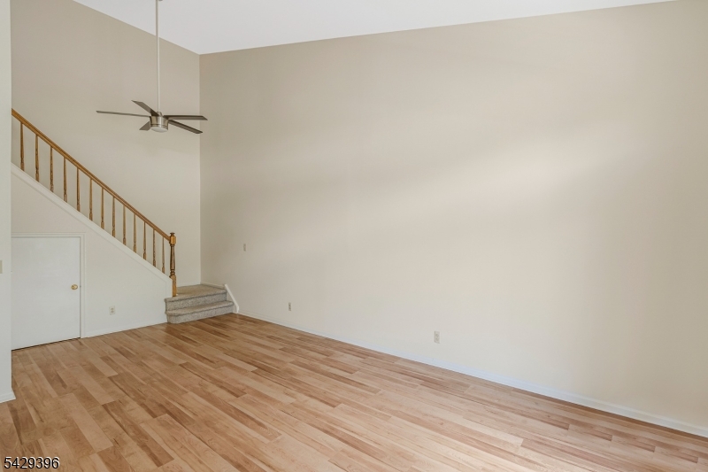 44 Spruce Court Bedminster, NJ 07921 - Photo 9 of 32