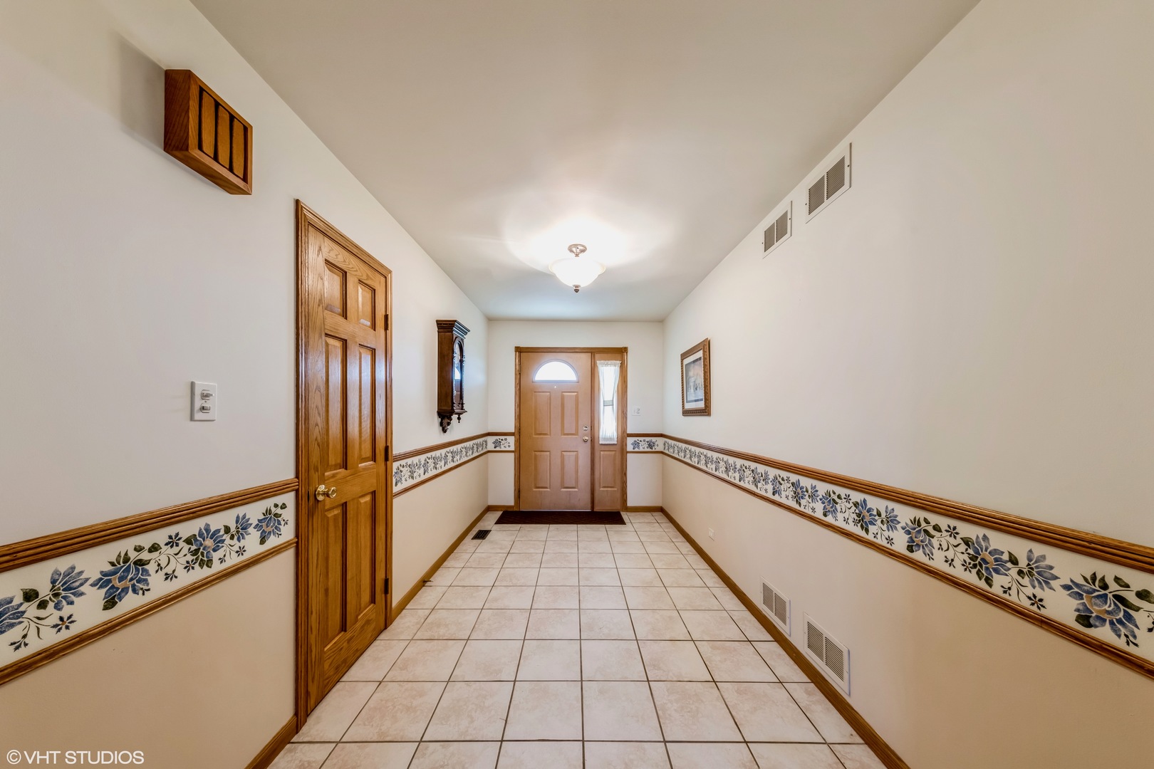 29756 South State Line Road Beecher, IL 60401 - Photo 8 of 29 a view of a hallway with a window