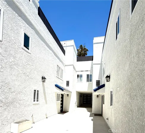 $6,500 | 425 South Catalina Avenue, Unit 4, Redondo Beach, CA 90277