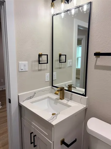 $1,950 | 2105 Esther Drive, Unit B, Houston, TX 77088