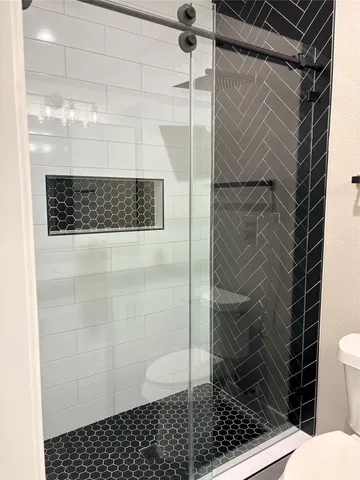 $1,950 | 2105 Esther Drive, Unit B, Houston, TX 77088