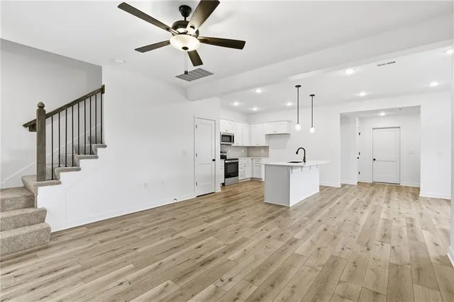 $300,000 | 704 Mahogany Court, Warrensburg, MO 64093