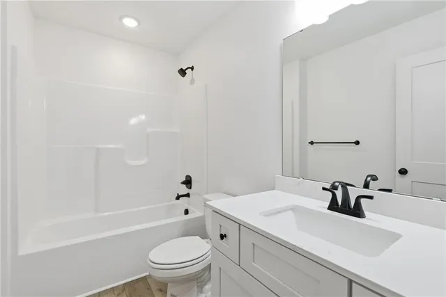 $300,000 | 704 Mahogany Court, Warrensburg, MO 64093