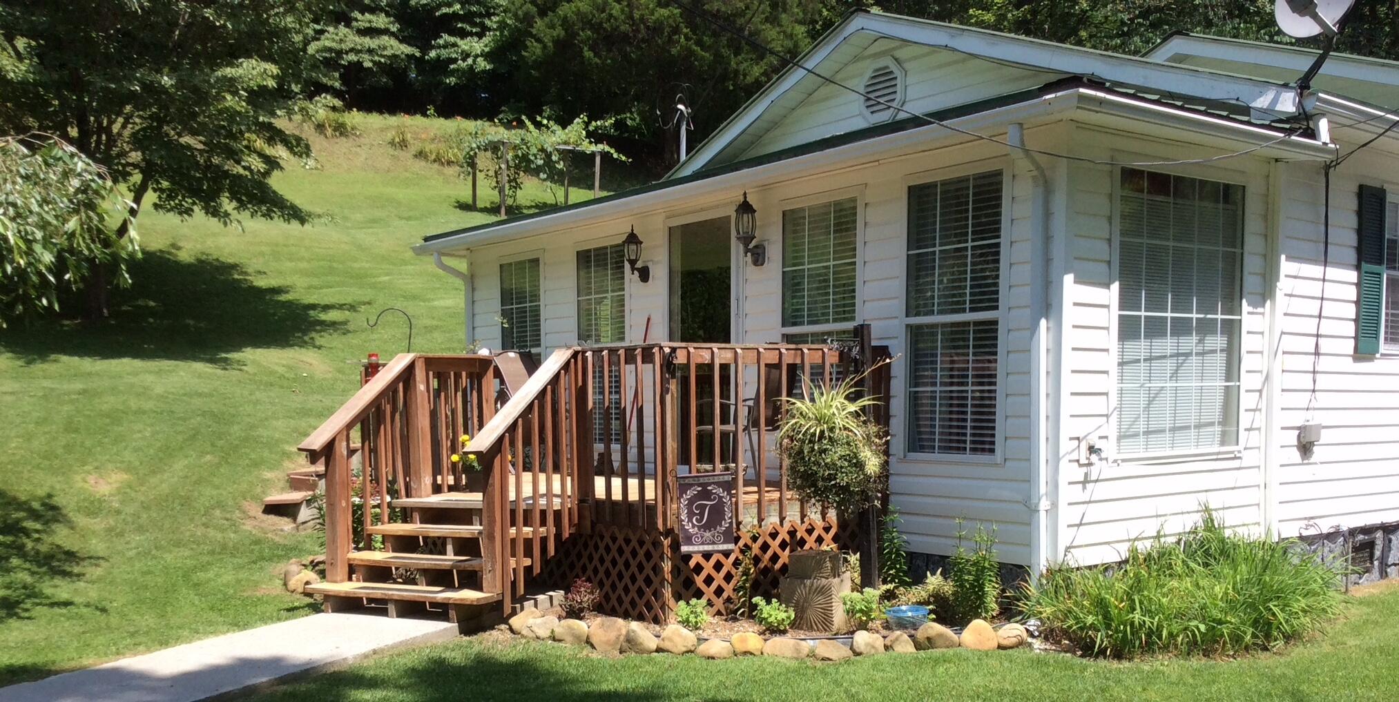 222 Seibers Road Closplint, KY 40927 - Photo 2 of 74 IMG_0261