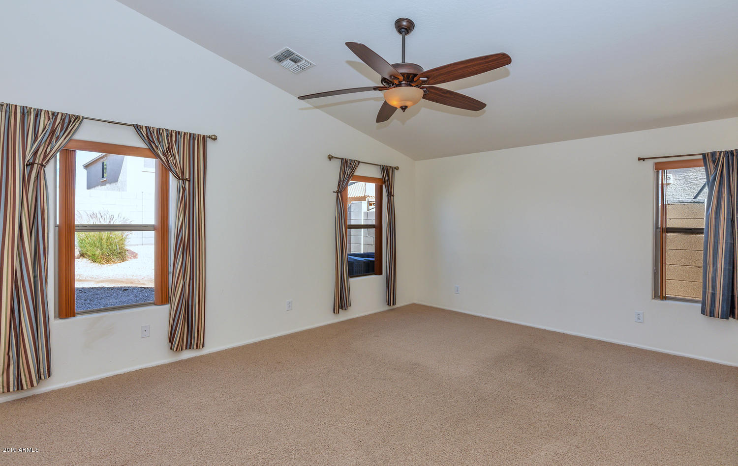23850 W Chipman Rd-large-012-010-Master
