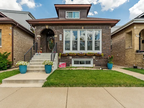 $519,900 | 3747 North Oleander Avenue, Chicago, IL 60634