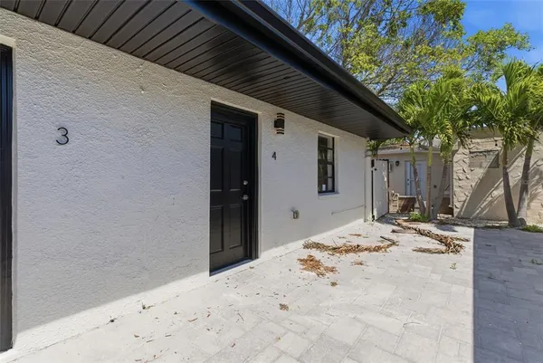 $2,300 | 113 145th Avenue, Unit 4, Madeira Beach, FL 33708