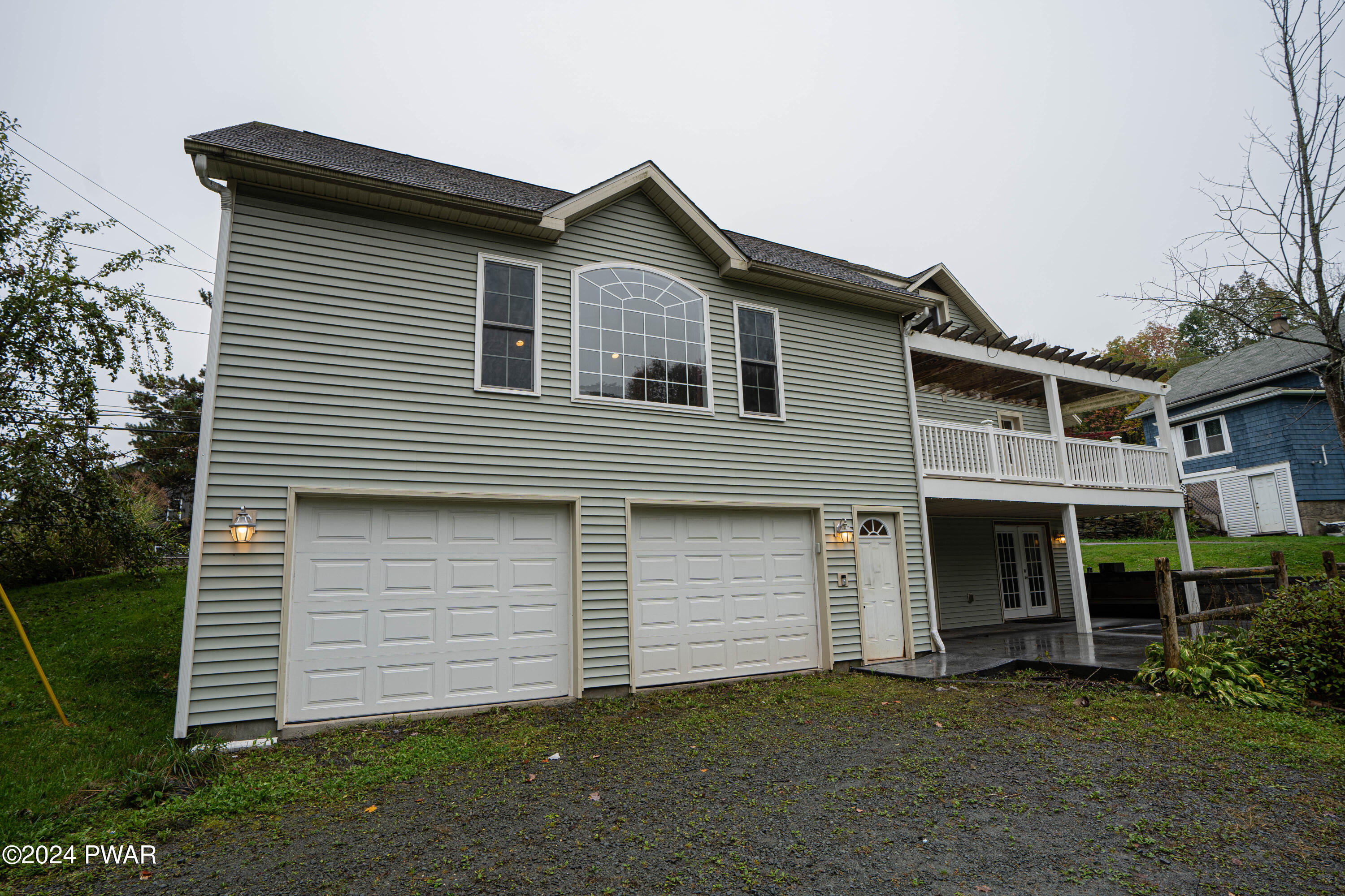 73 Carbondale Road Waymart, PA 18472 - Photo 3 of 50 DSC00507