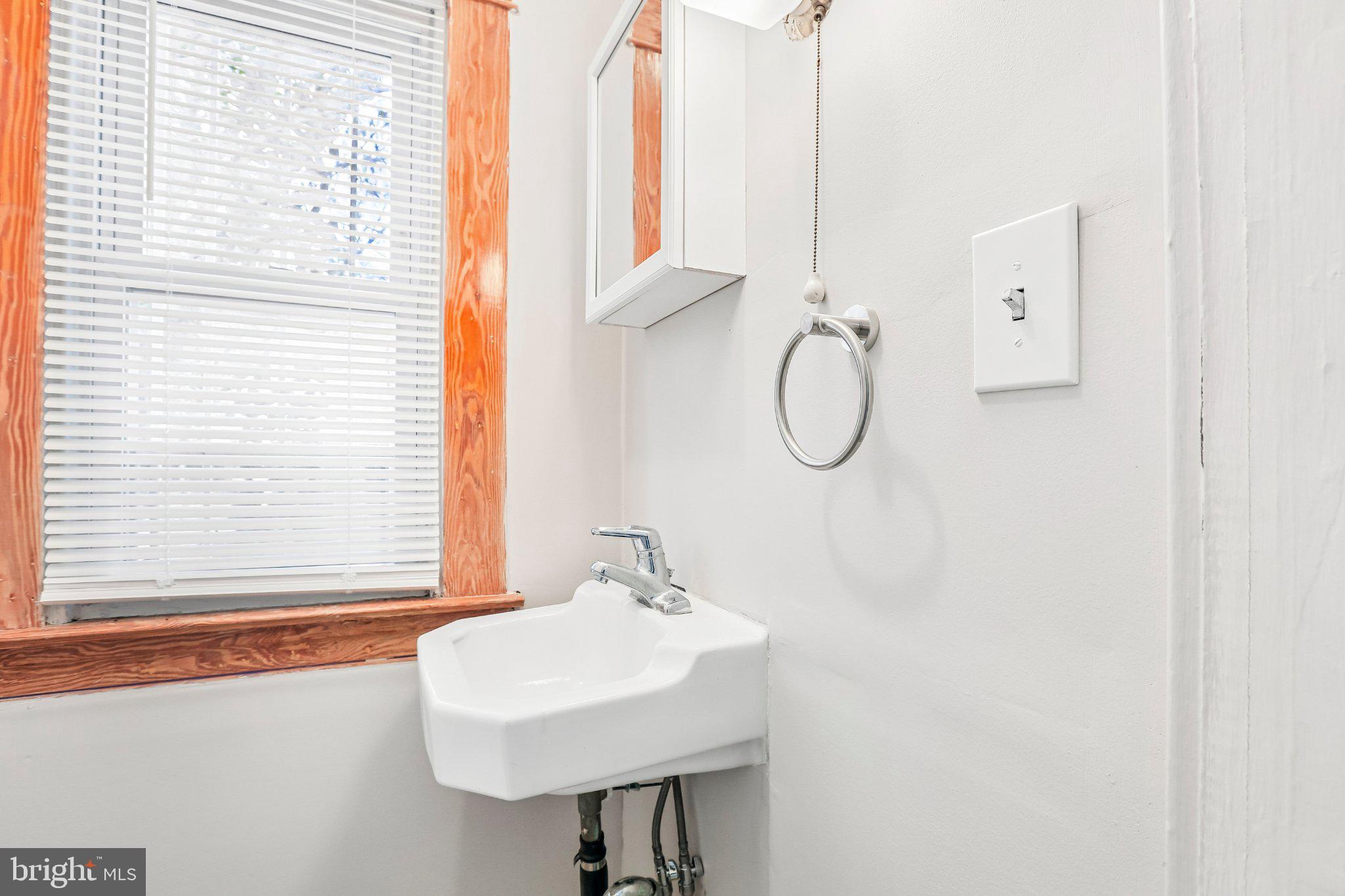 4107 Old Frederick Road Baltimore, MD 21229 - Photo 16 of 31 Bathroom