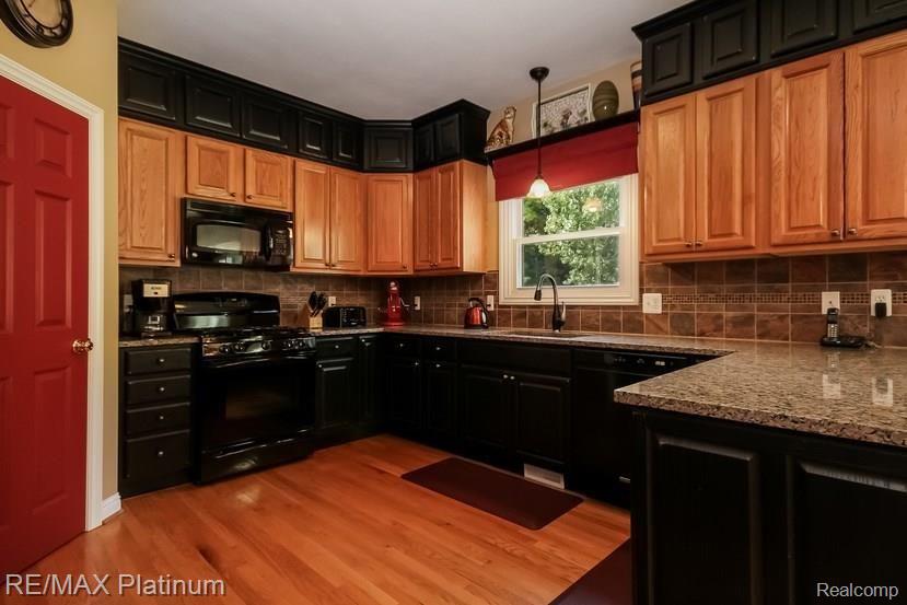 2813 Black Eagle Ridge Howell, MI 48843 - Photo 18 of 61 018-2987355-small.jpg