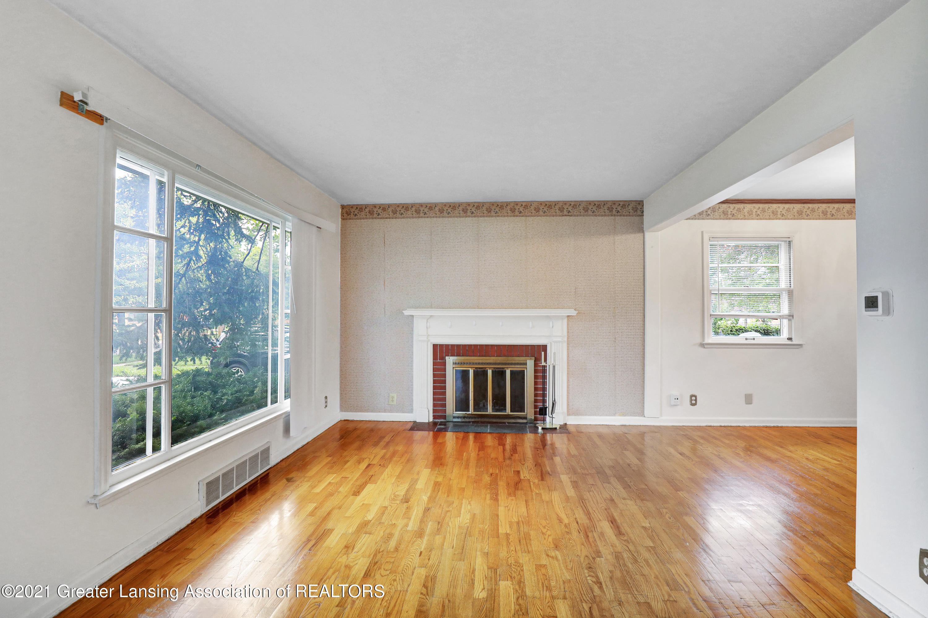 2411 Fairfax Road Lansing, MI 48910 - Photo 4 of 26 9I3A0826