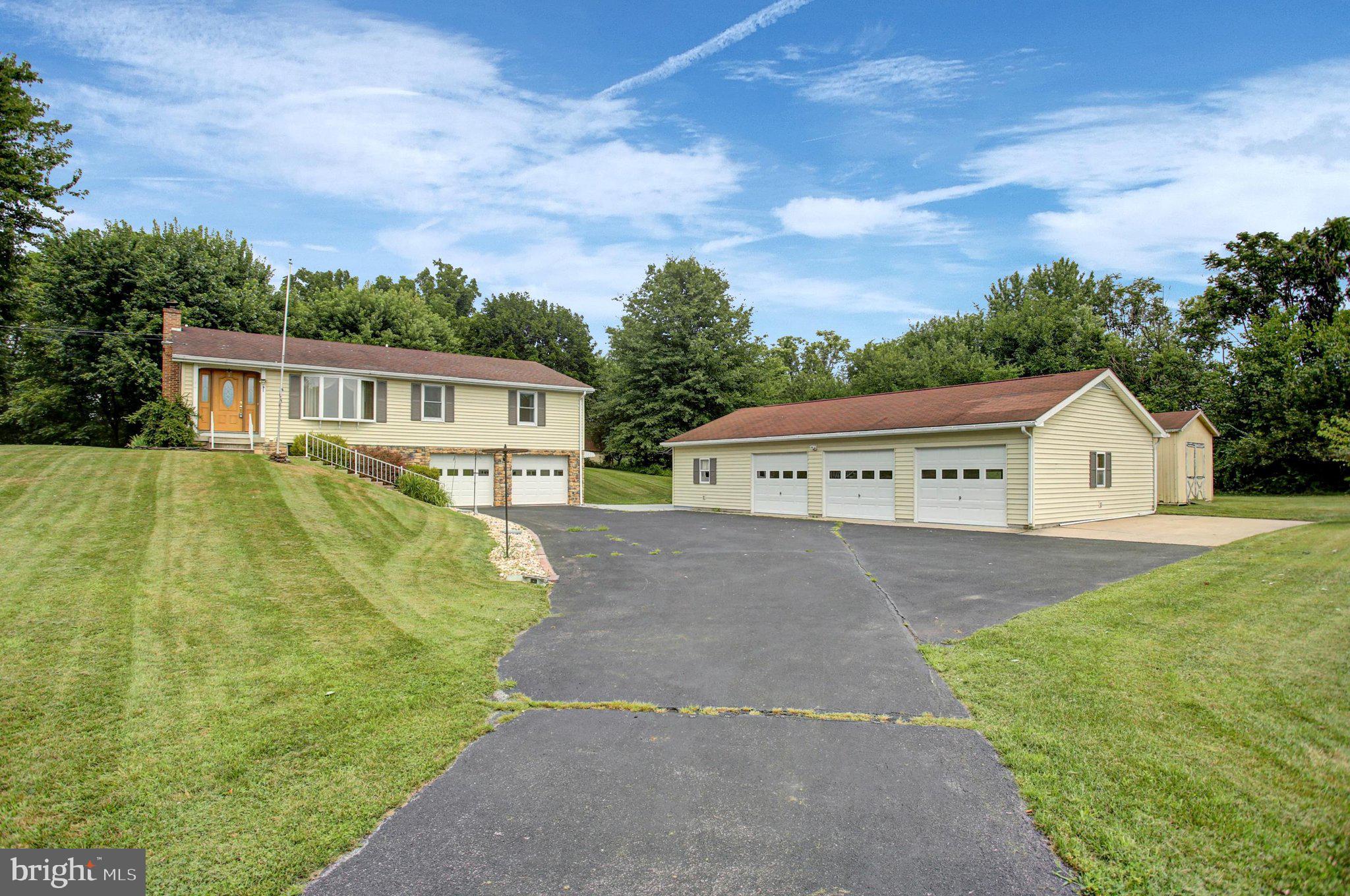 2424 Loop Road Chambersburg, PA 17202 - Photo 6 of 53 Gallery Image 6
