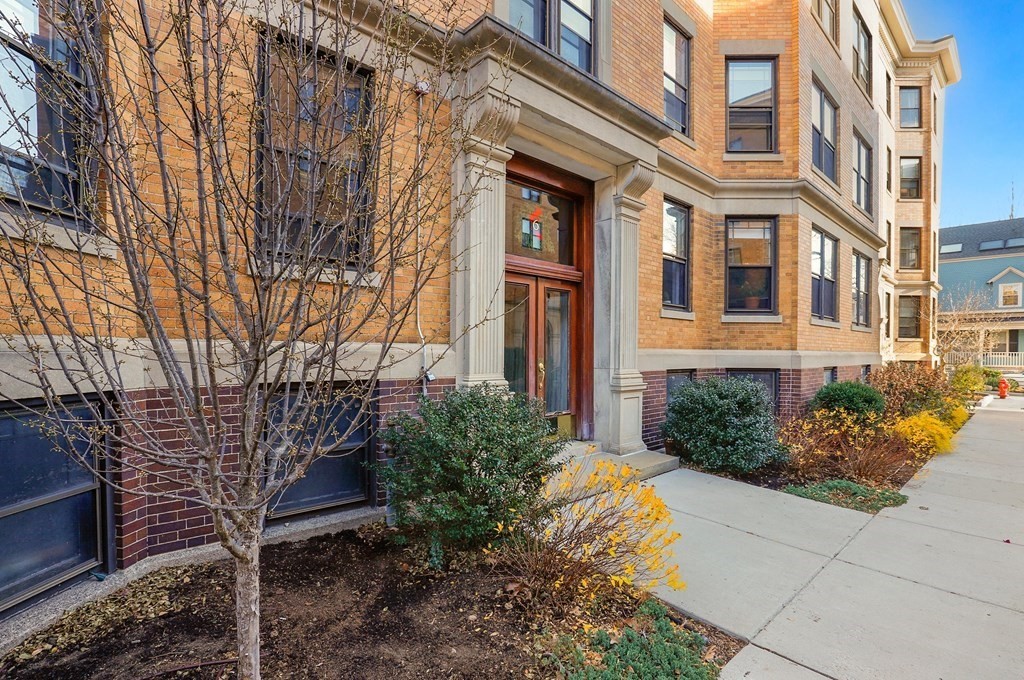 6 Newport Road, Unit 3 Cambridge, MA 02140 - Photo 4 of 36 Gallery Image 4