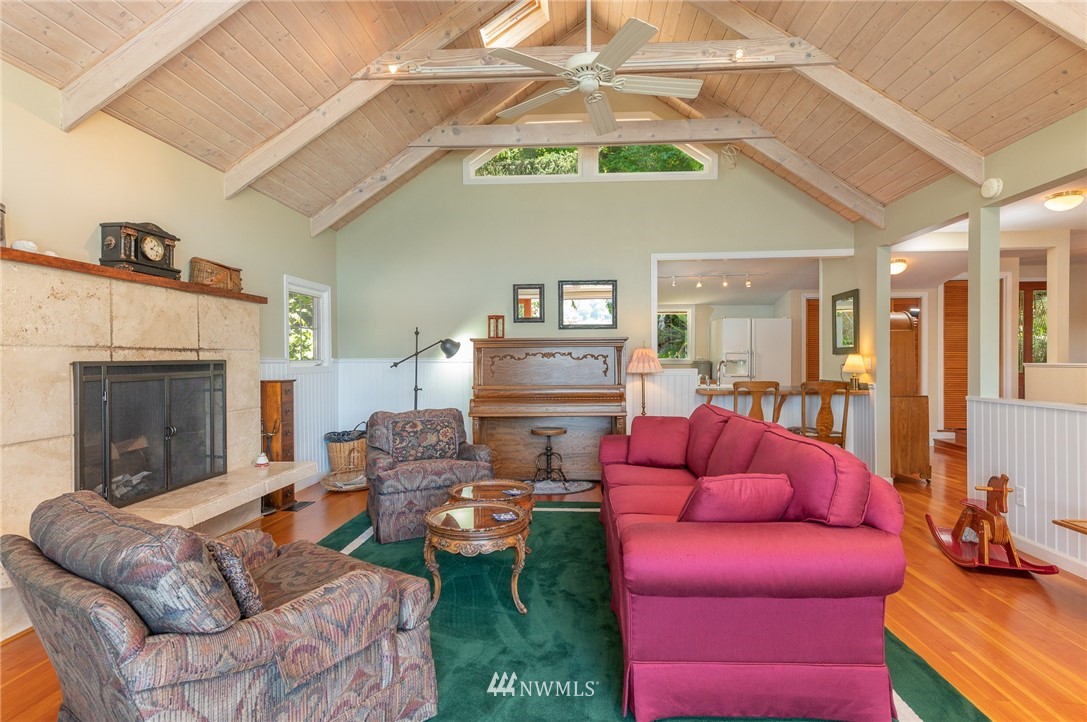 27629 Hake Road Southwest Vashon, WA 98070 - Photo 21 of 38 Gallery Image 21