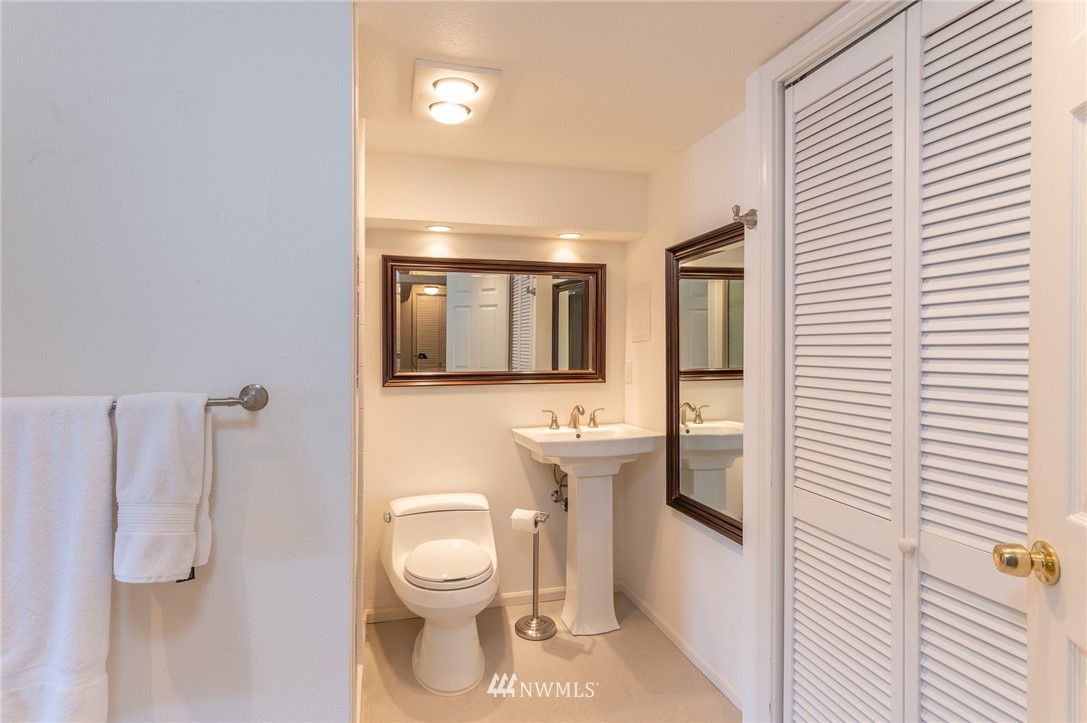 27629 Hake Road Southwest Vashon, WA 98070 - Photo 29 of 38 Gallery Image 29