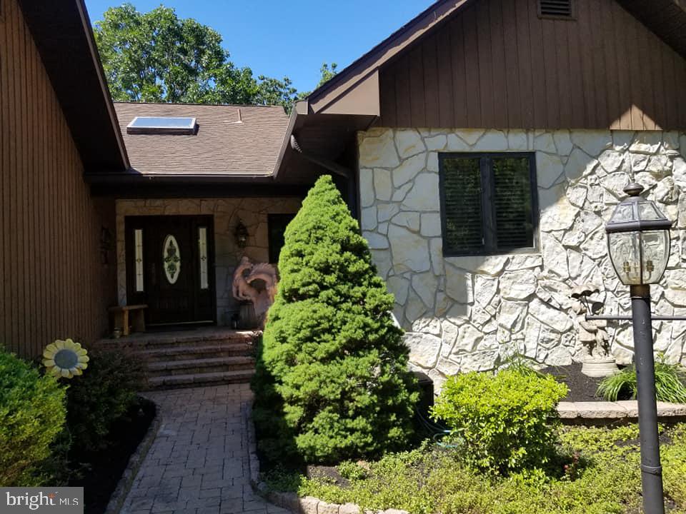 575 Kettle Run Road Marlton, NJ 08053 - Photo 5 of 54 Front of Home (Springtime)