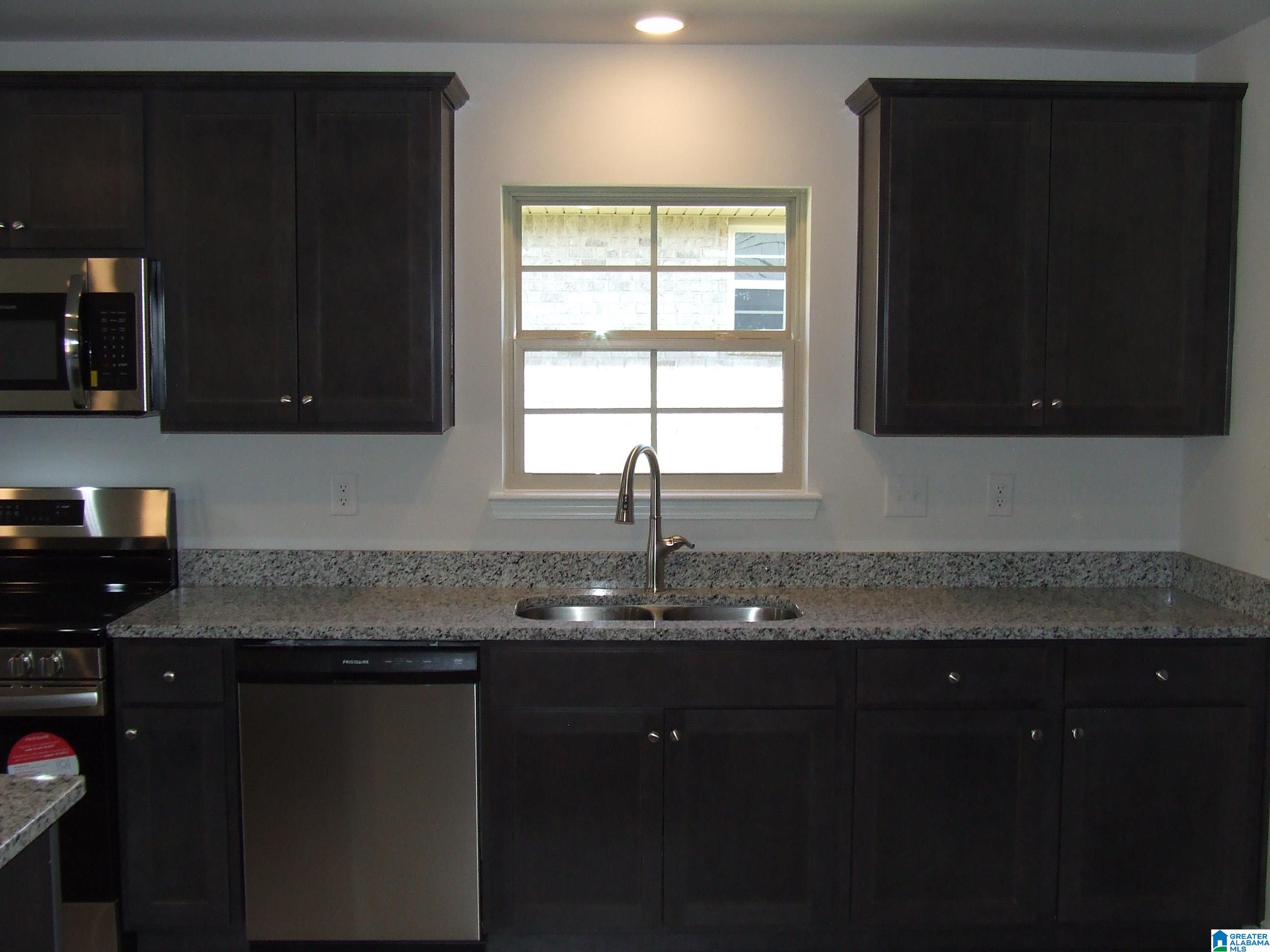 401 Harless Lane Alabaster, AL 35007 - Photo 11 of 39