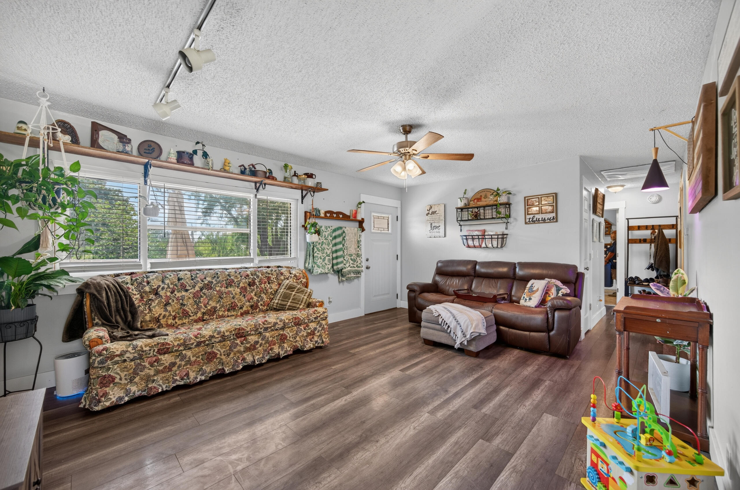 2376 Northview Road Marshfield, MO 65706 - Photo 7 of 37 Living room