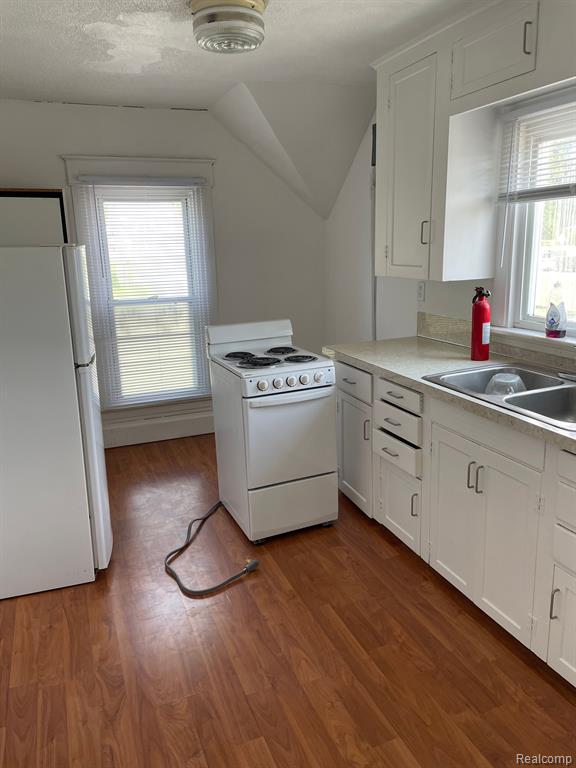 7562 Miller Road Swartz Creek, MI 48473 - Photo 3 of 8