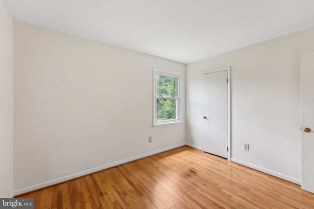 $790,000 | 4926 17th Road North, Arlington, VA 22207