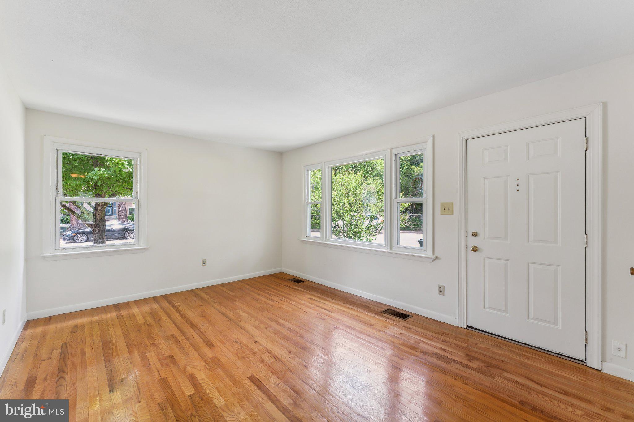 4926 17th Road North Arlington, VA 22207 - Photo 3 of 30