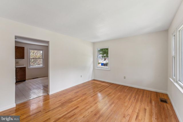 $790,000 | 4926 17th Road North, Arlington, VA 22207