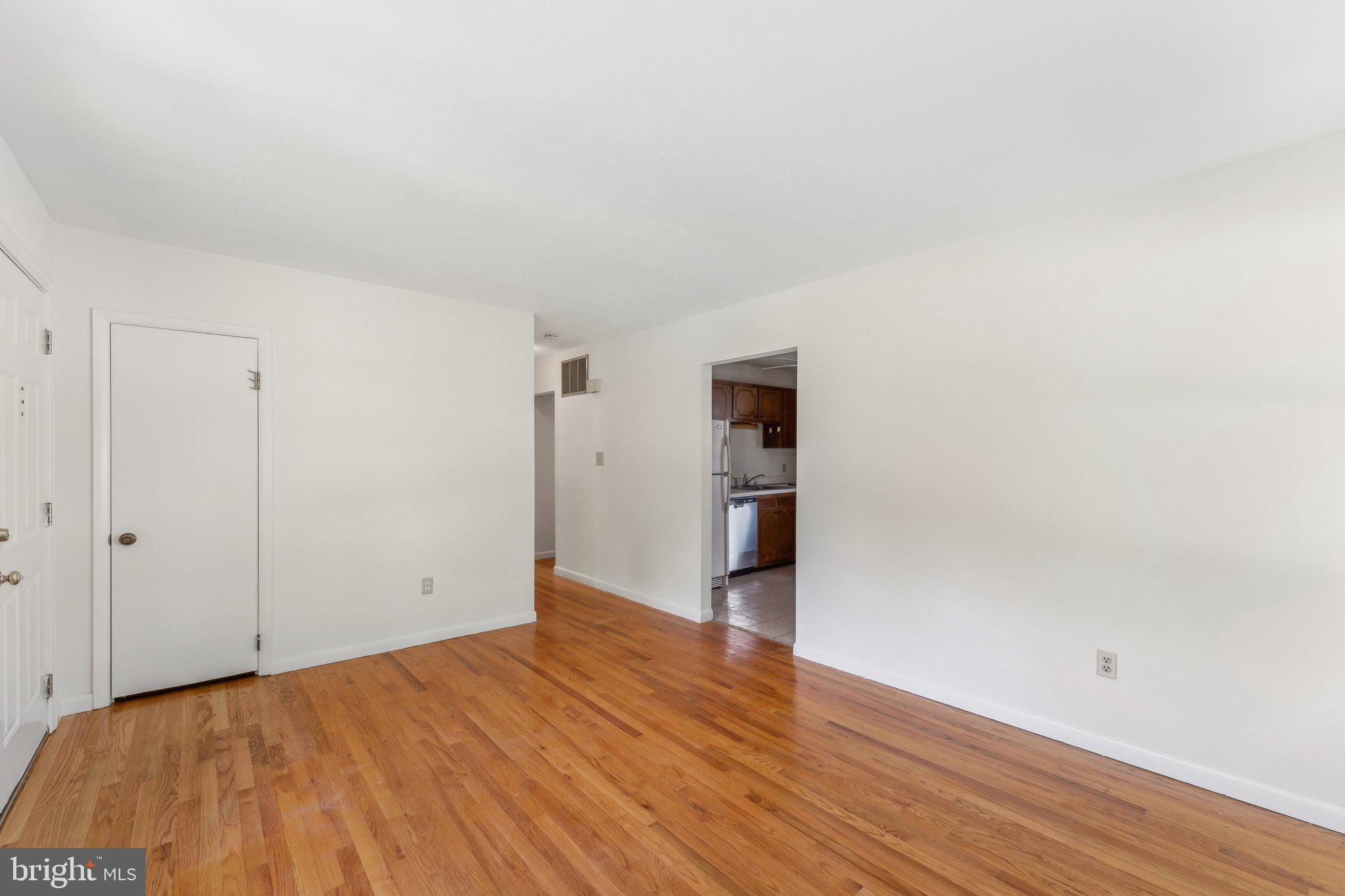 4926 17th Road North Arlington, VA 22207 - Photo 5 of 30