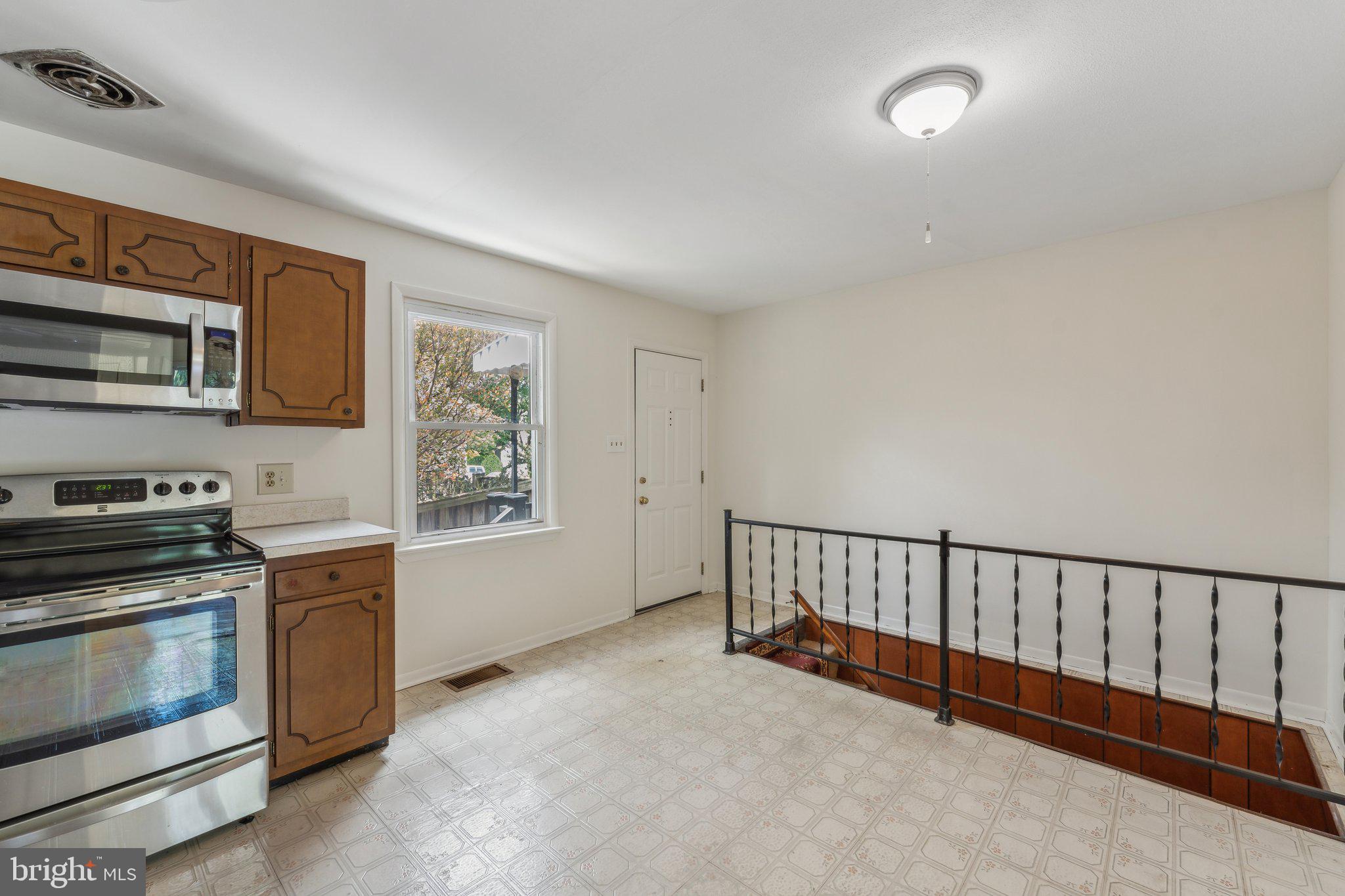 4926 17th Road North Arlington, VA 22207 - Photo 9 of 30