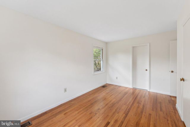 $790,000 | 4926 17th Road North, Arlington, VA 22207