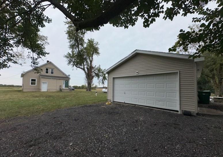 13635 Hollingsworth Road Kansas City, KS 66109 - Photo 4 of 21