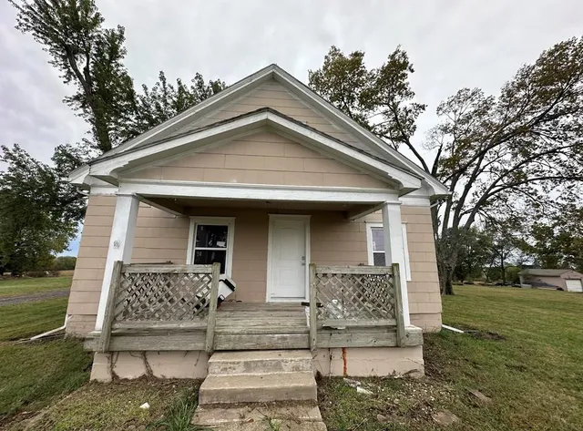 $199,000 | 13635 Hollingsworth Road, Kansas City, KS 66109