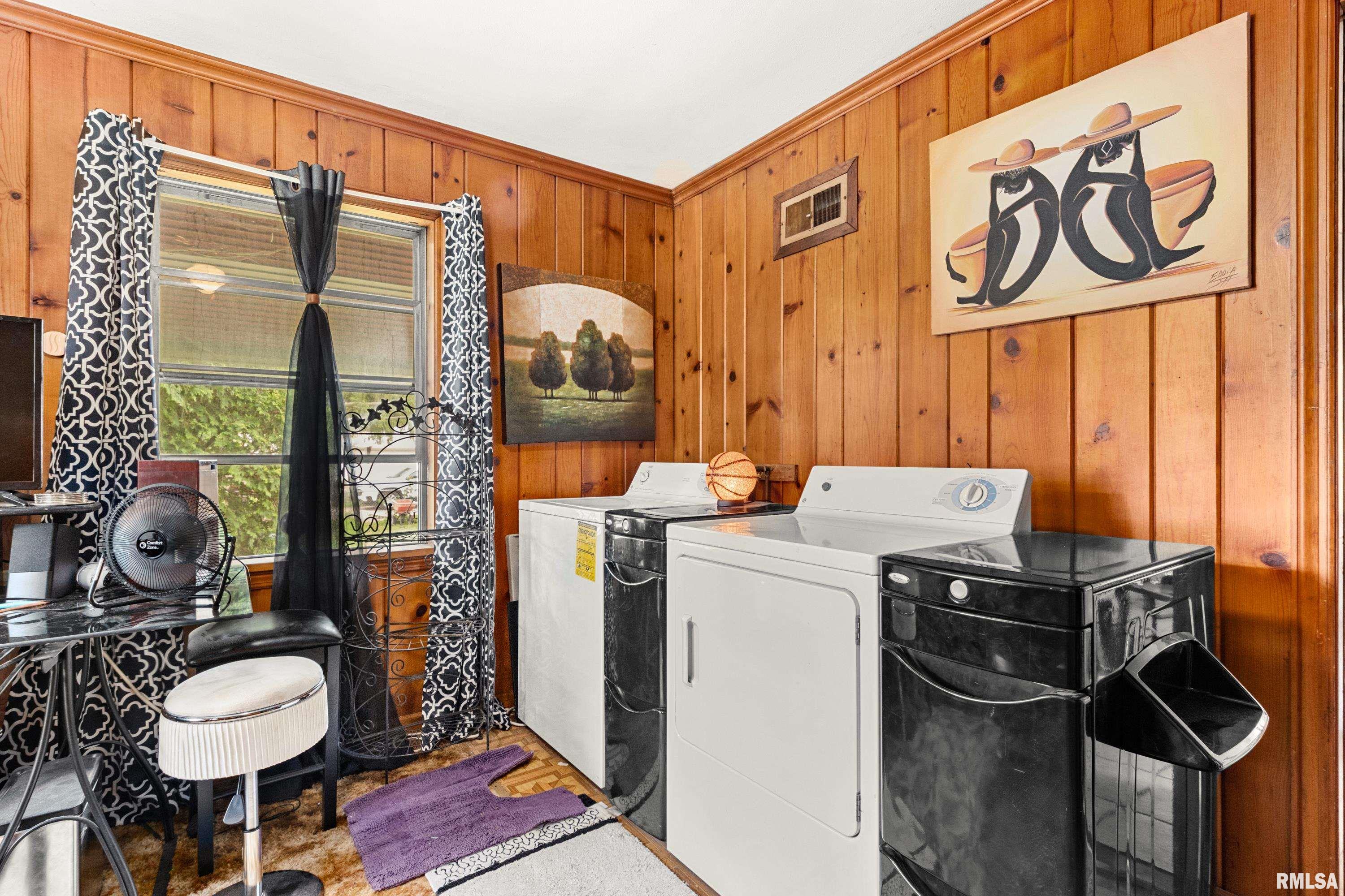 2907 North Sheridan Road Peoria, IL 61604 - Photo 14 of 29