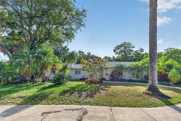 $1,499,000 | 15200 Southwest 81st Avenue, Palmetto Bay, FL 33157