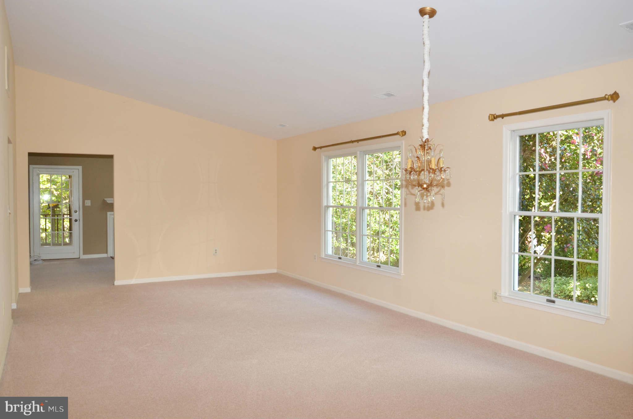 2500 Bollard Road Annapolis, MD 21401 - Photo 7 of 30 Living Room