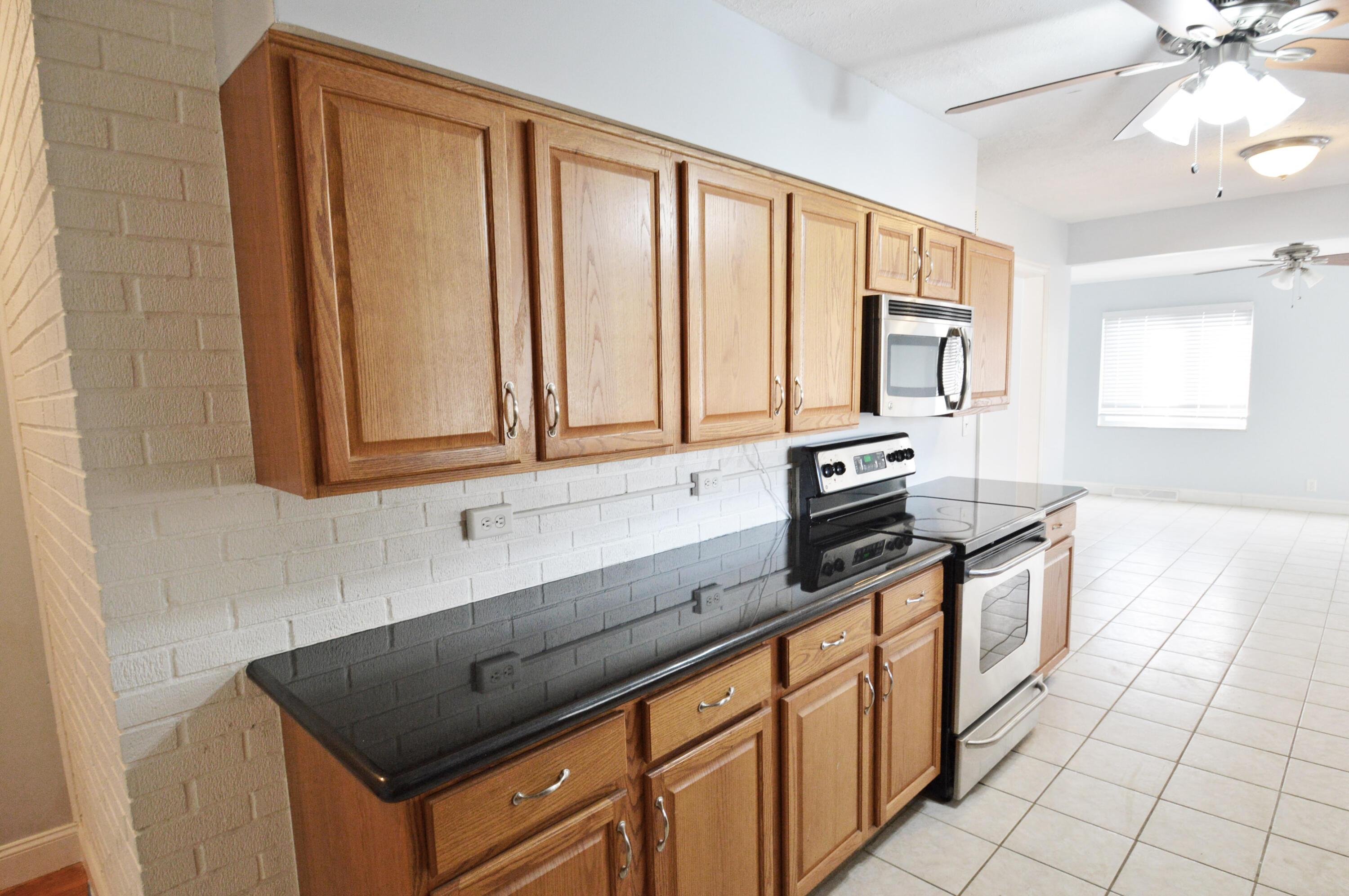 5138 Roberts Road Hilliard, OH 43026 - Photo 16 of 35 Kitchen D