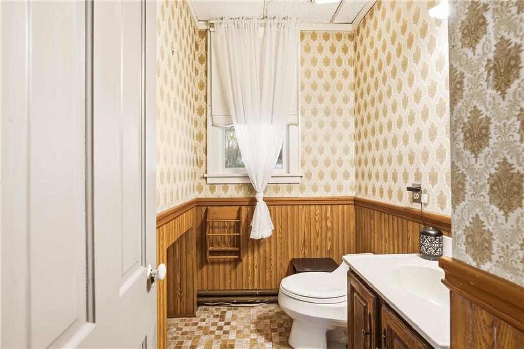 1102 Frankstown Road Johnstown, PA 15902 - Photo 8 of 32