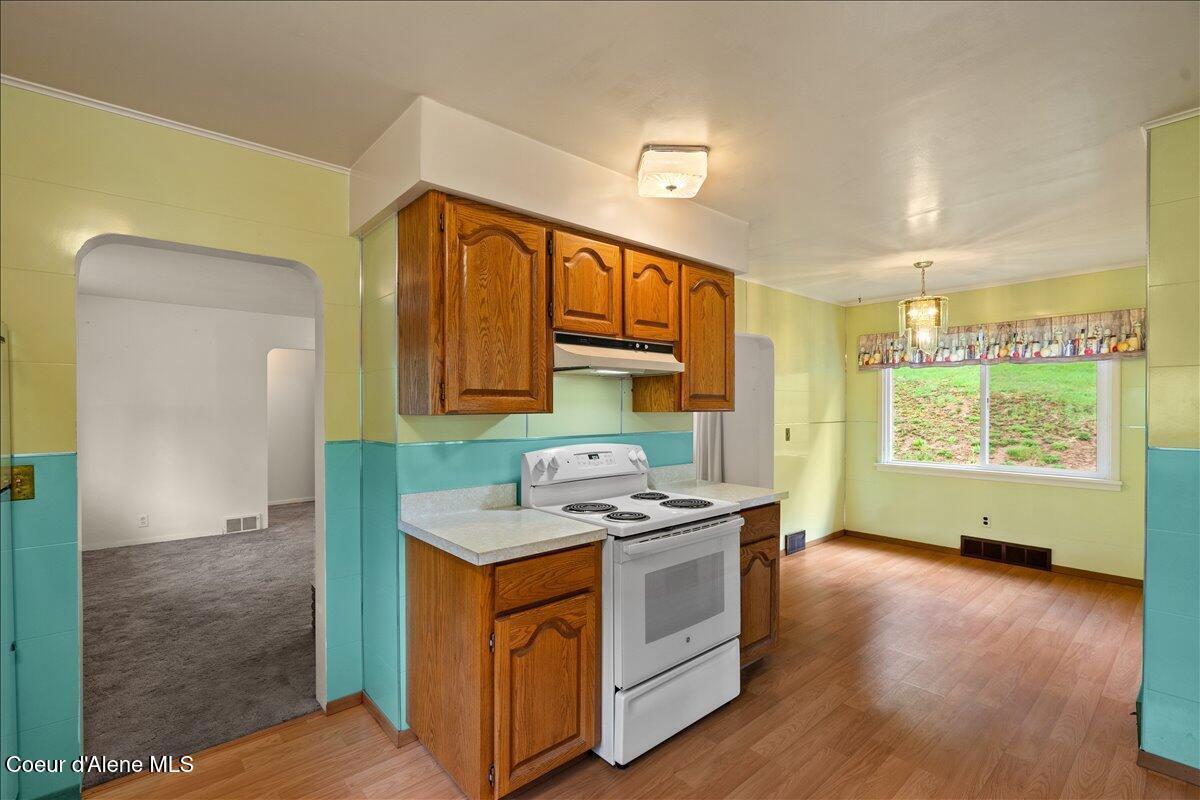 2122 Nine Mile Road, Unit B Wallace, ID 83873 - Photo 14 of 42 13-Kitchen