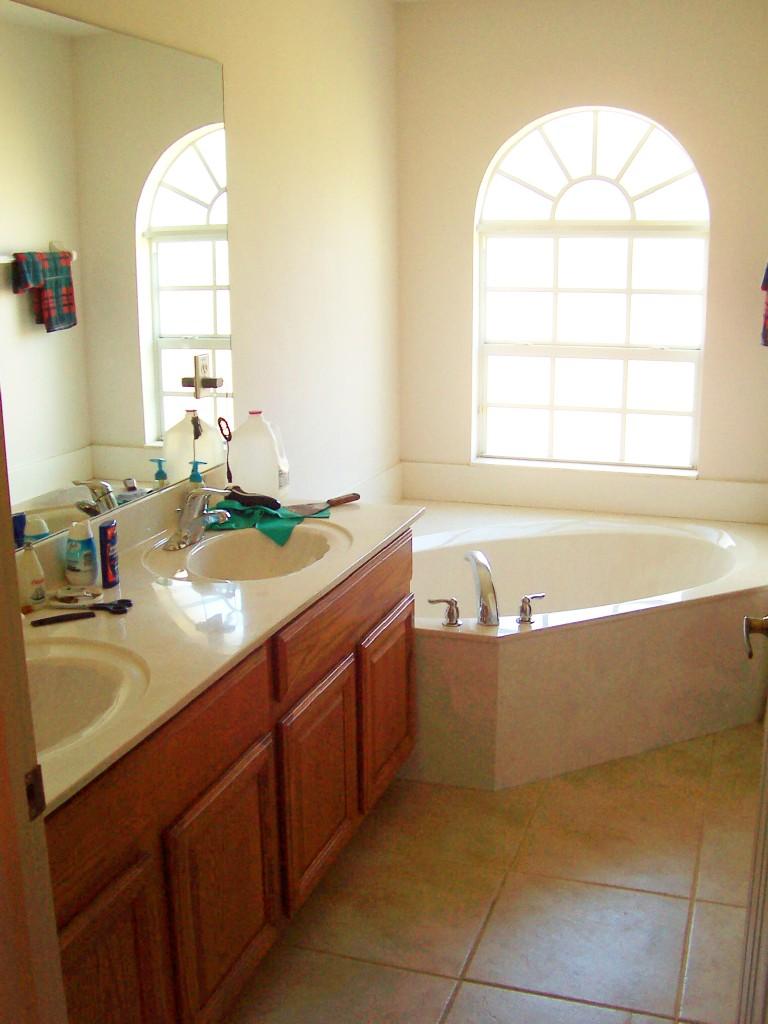 2545 F Road Loxahatchee Groves, FL 33470 - Photo 11 of 20 TAYLOR LINDA MASTER BATH
