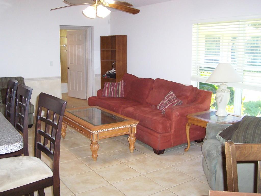 2545 F Road Loxahatchee Groves, FL 33470 - Photo 9 of 20 TAYLOR LINDA FAMILY ROOM