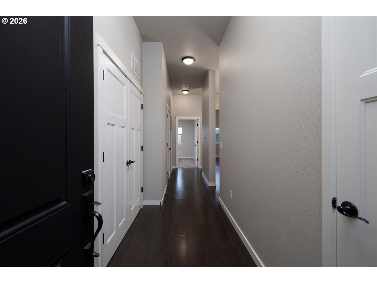 13895 Southwest Meridian Street, Unit 412 Beaverton, OR 97005 - Photo 8 of 38 a bathroom with a sink and a mirror