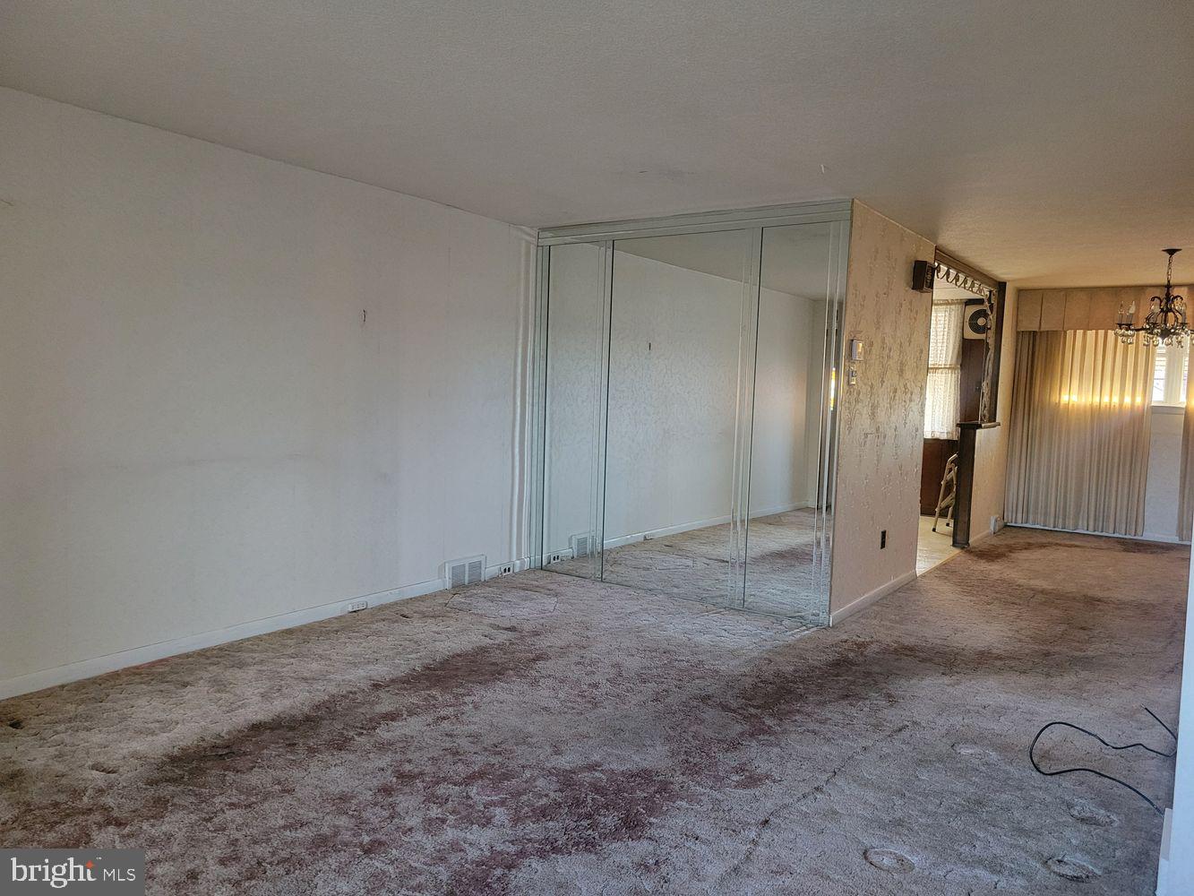 1636 Forrestal Street Philadelphia, PA 19145 - Photo 2 of 18