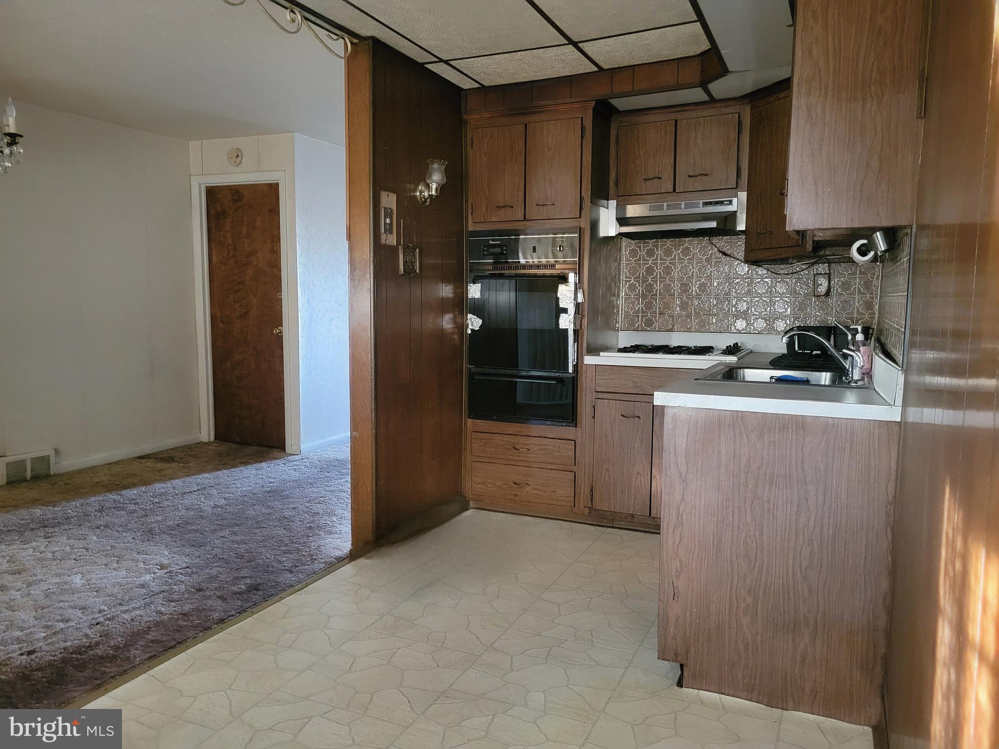 1636 Forrestal Street Philadelphia, PA 19145 - Photo 3 of 18