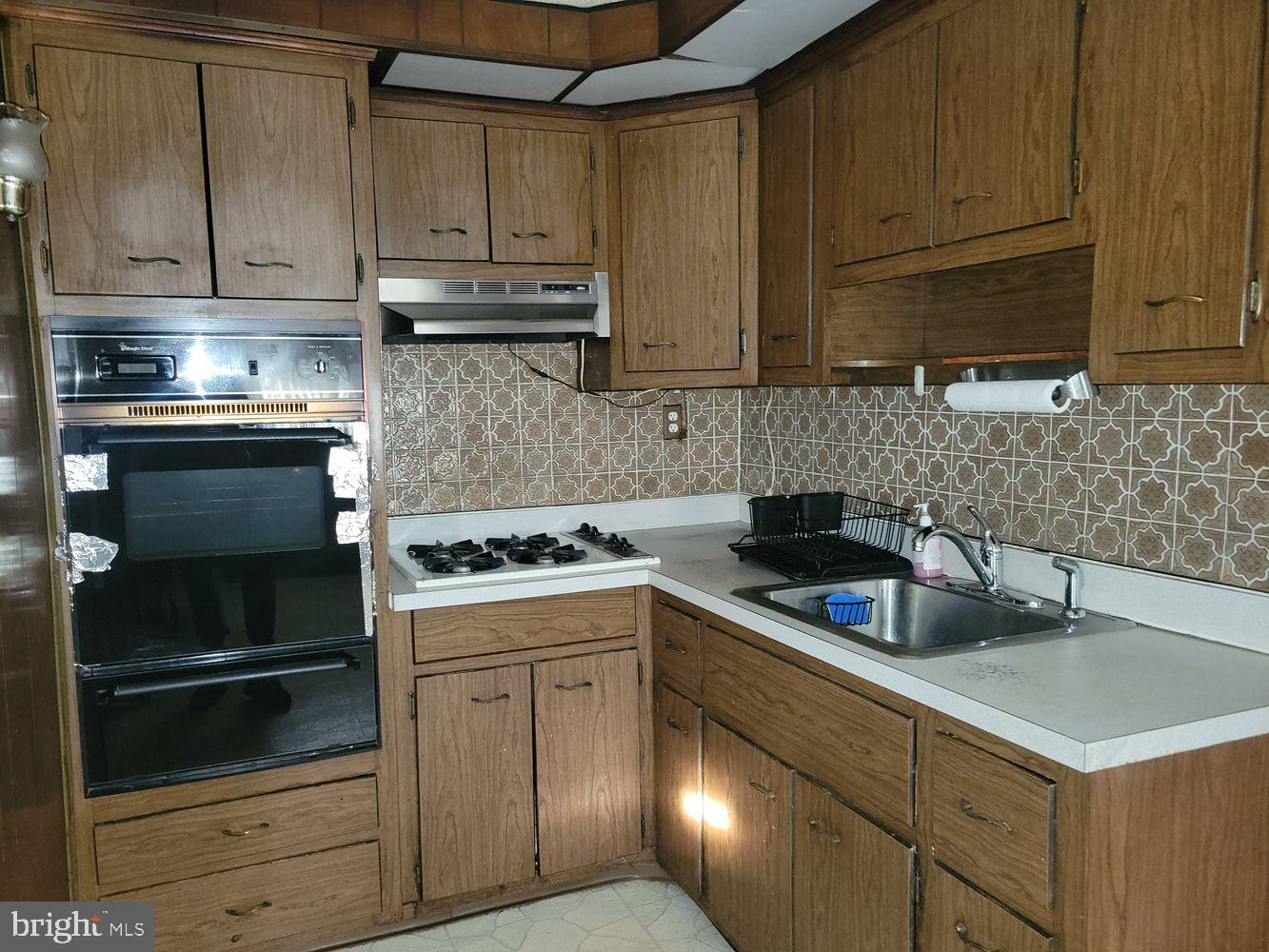 1636 Forrestal Street Philadelphia, PA 19145 - Photo 5 of 18