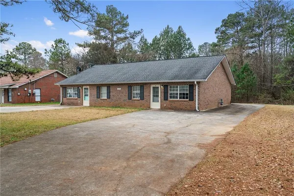 $1,650 | 6290 Love Street, Unit B, Austell, GA 30168