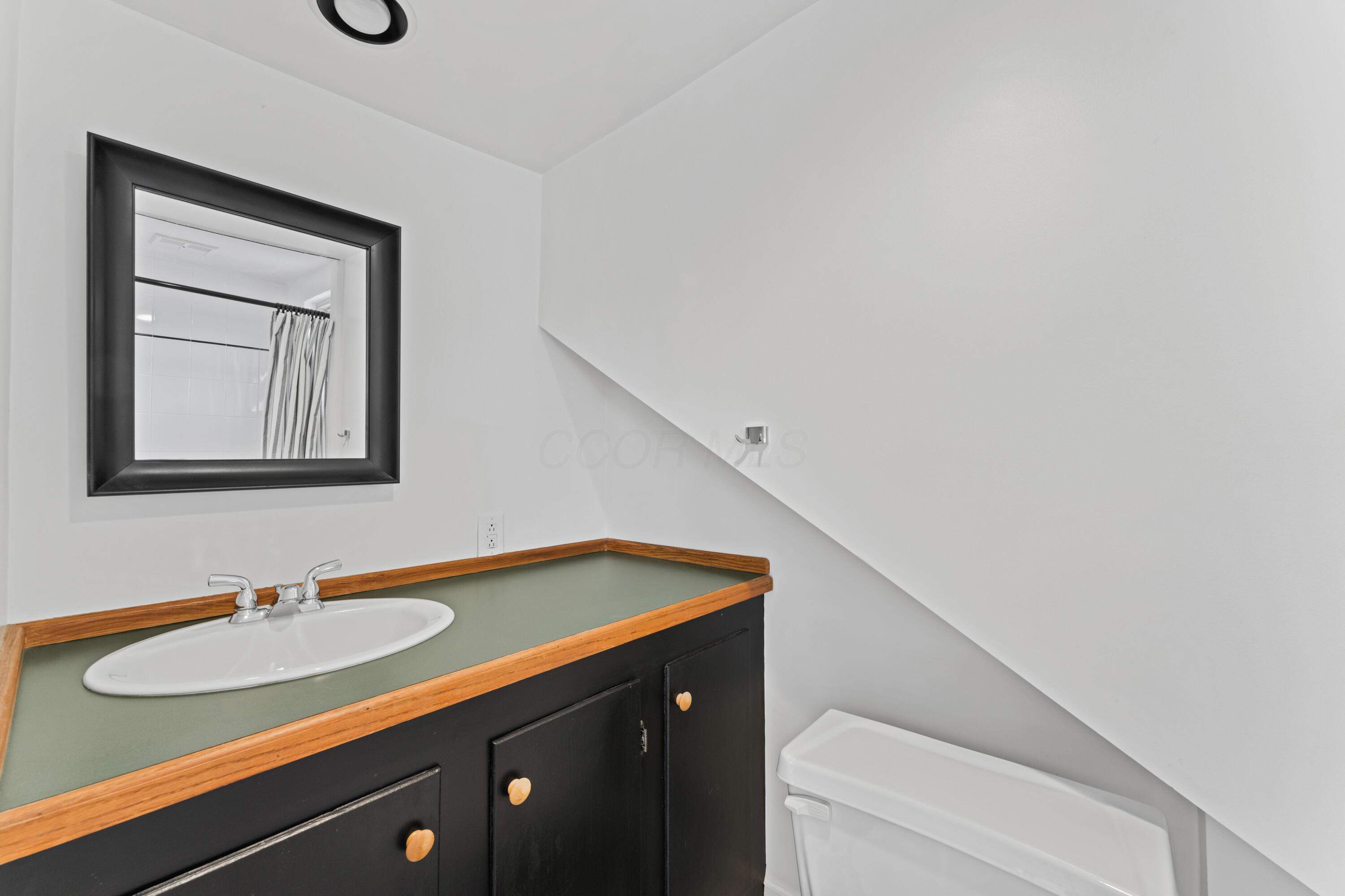 949 South Cassingham Road Columbus, OH 43209 - Photo 40 of 52 Full bath/ 3rd floor